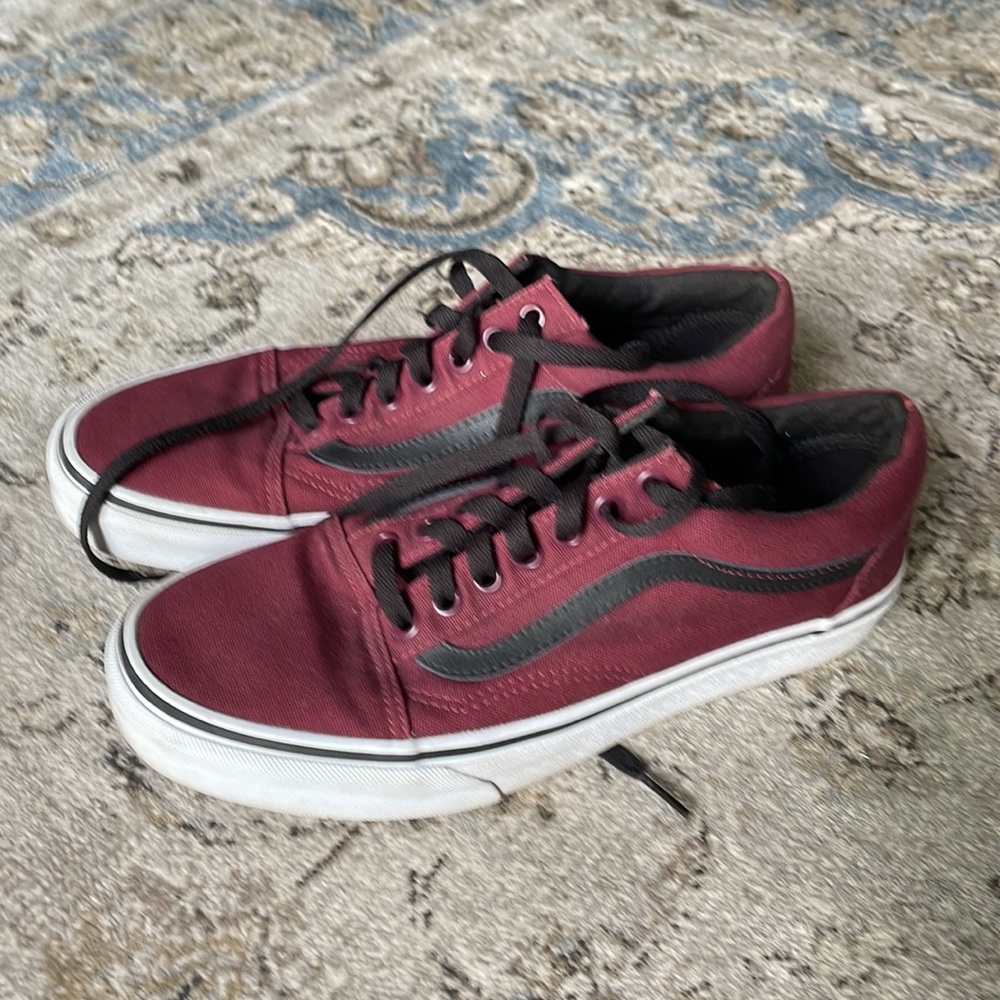 Maroon Vans Old Skool Style